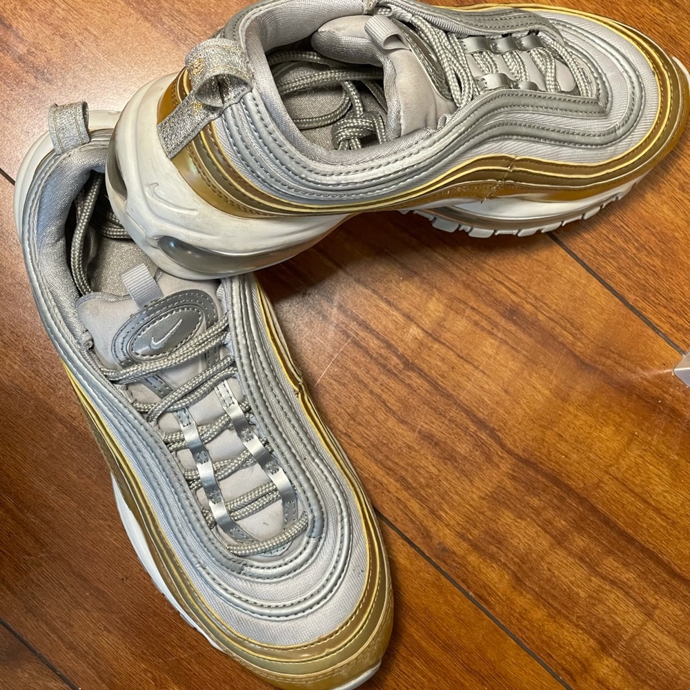 NIKE WMNS AIR MAX 97 SE AQ4137-001 VAST GREY Sz 7